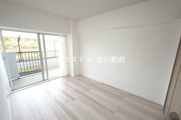 apartment 埼玉県吉川市木売１丁目9-4 クレオメデス101