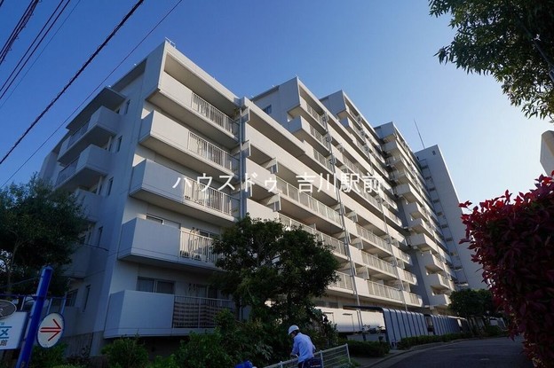 apartment 埼玉県吉川市木売１丁目9-4 クレオメデス101