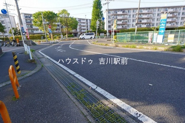 apartment 埼玉県吉川市木売１丁目9-4 クレオメデス101
