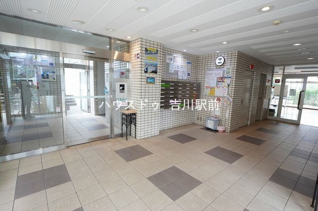 apartment 埼玉県吉川市木売１丁目9-4 クレオメデス101