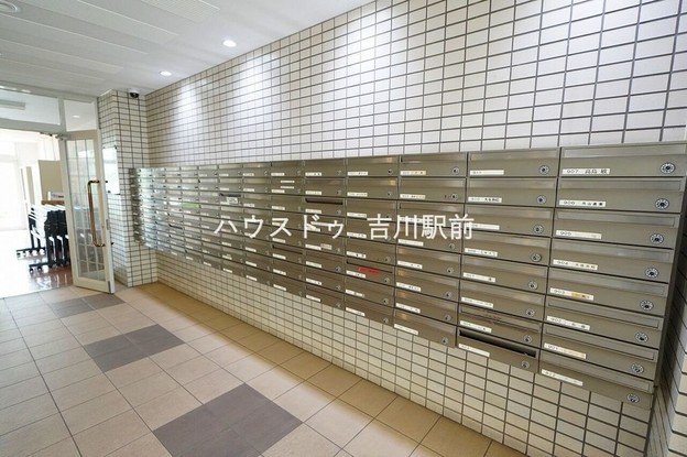 apartment 埼玉県吉川市木売１丁目9-4 クレオメデス101