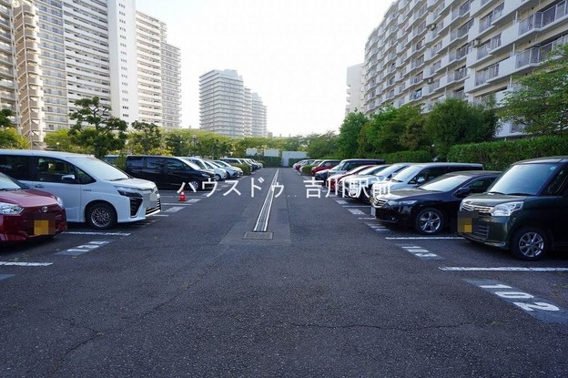 apartment 埼玉県吉川市木売１丁目9-4 クレオメデス101