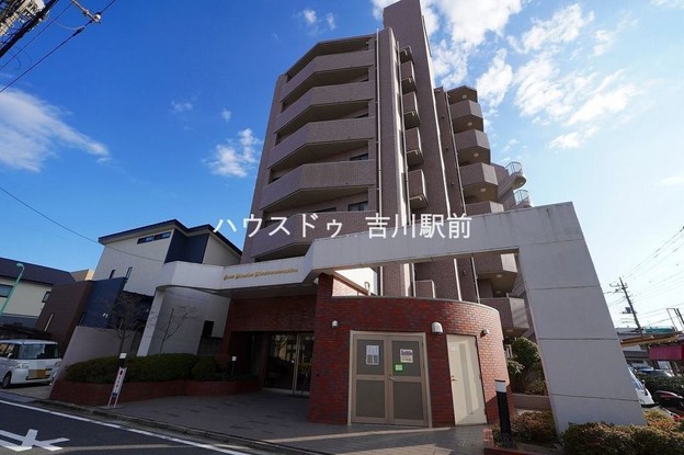apartment 埼玉県吉川市木売１丁目9-4 クレオメデス101