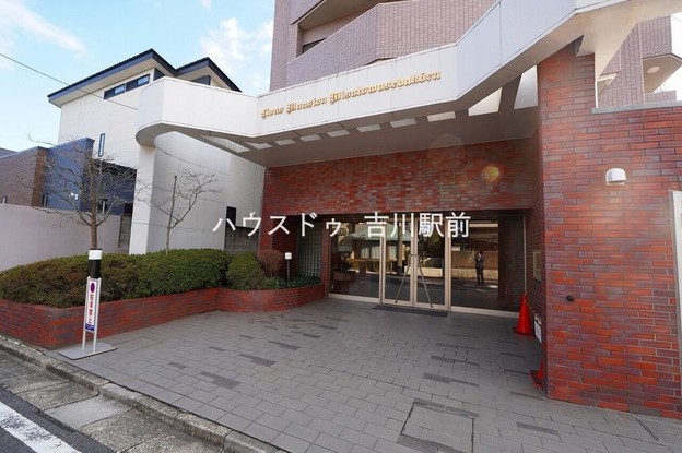 apartment 埼玉県吉川市木売１丁目9-4 クレオメデス101