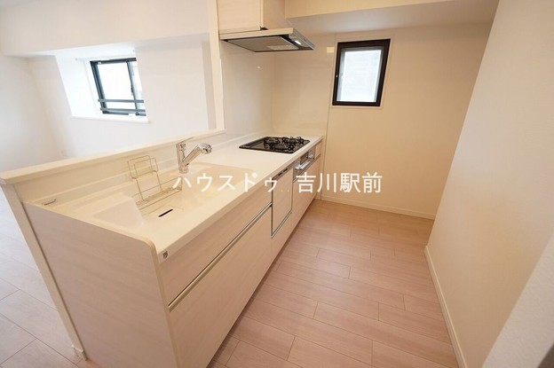 apartment 埼玉県吉川市木売１丁目9-4 クレオメデス101