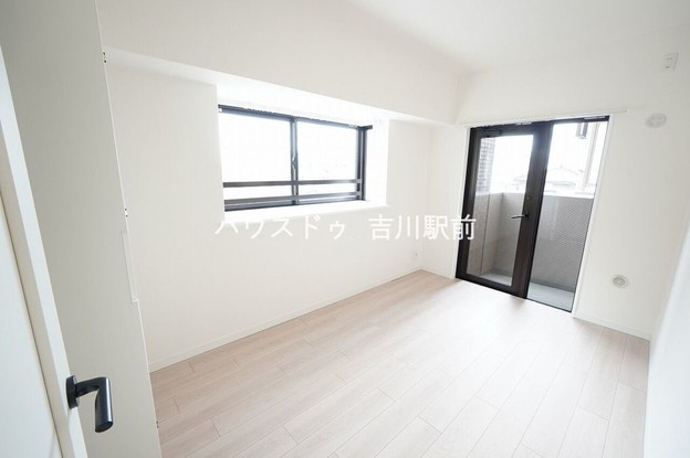 apartment 埼玉県吉川市木売１丁目9-4 クレオメデス101