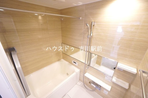 apartment 埼玉県吉川市木売１丁目9-4 クレオメデス101