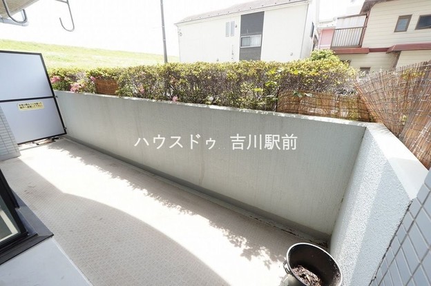 apartment 埼玉県吉川市木売１丁目9-4 クレオメデス101