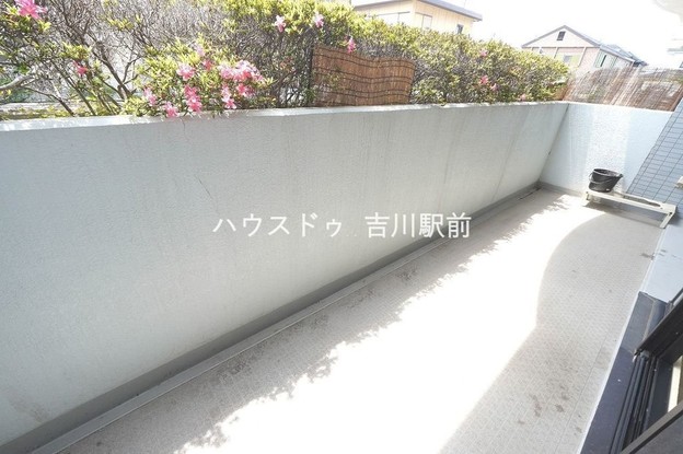 apartment 埼玉県吉川市木売１丁目9-4 クレオメデス101