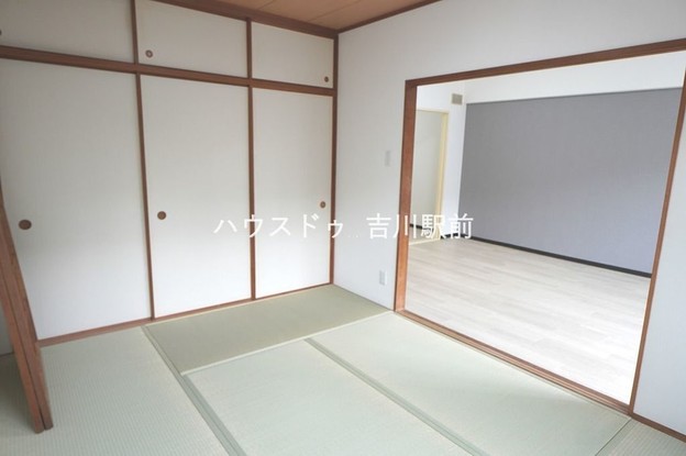 apartment 埼玉県吉川市木売１丁目9-4 クレオメデス101