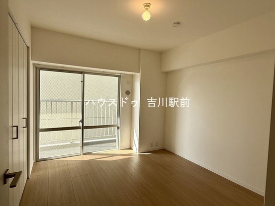 apartment 埼玉県吉川市木売１丁目9-4 クレオメデス101