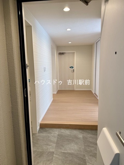 apartment 埼玉県吉川市木売１丁目9-4 クレオメデス101