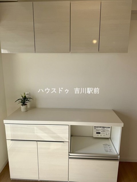apartment 埼玉県吉川市木売１丁目9-4 クレオメデス101