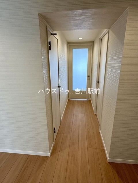 apartment 埼玉県吉川市木売１丁目9-4 クレオメデス101