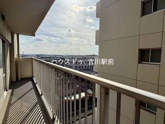 apartment 埼玉県吉川市木売１丁目9-4 クレオメデス101