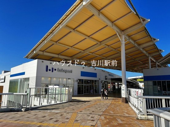 apartment 埼玉県吉川市木売１丁目9-4 クレオメデス101