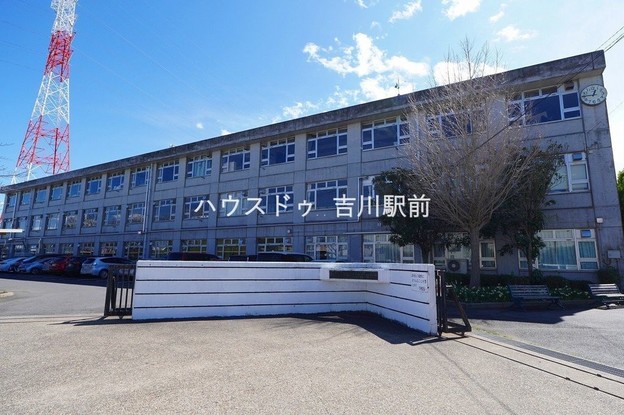 apartment 埼玉県吉川市木売１丁目9-4 クレオメデス101