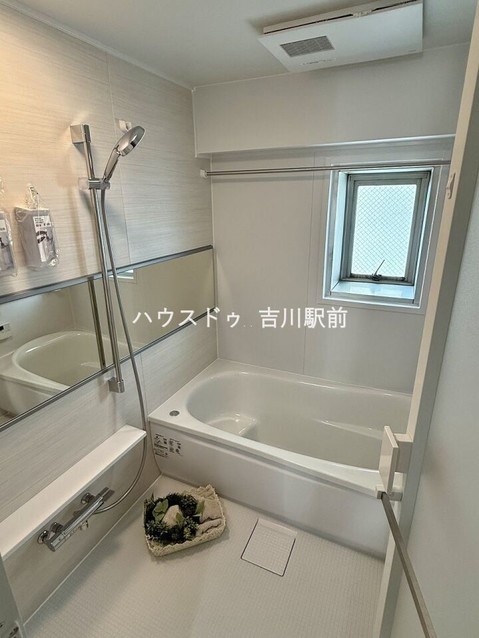 apartment 埼玉県吉川市木売１丁目9-4 クレオメデス101