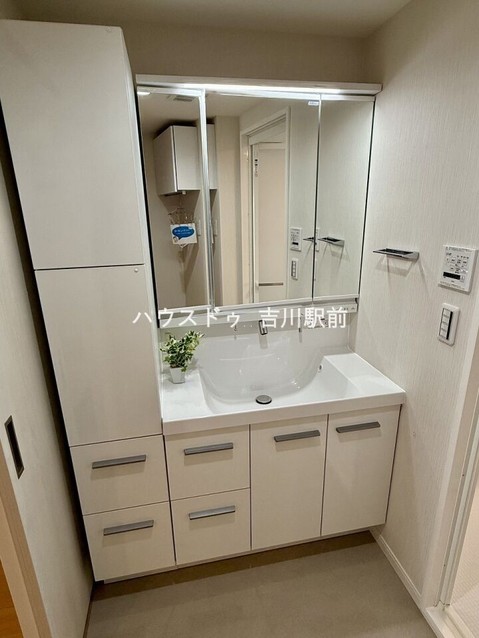apartment 埼玉県吉川市木売１丁目9-4 クレオメデス101