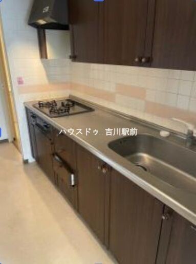 apartment 埼玉県吉川市木売１丁目9-4 クレオメデス101