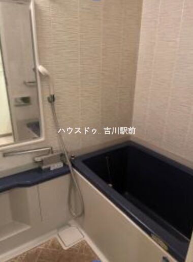apartment 埼玉県吉川市木売１丁目9-4 クレオメデス101