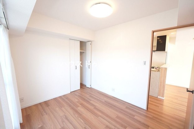 apartment 埼玉県吉川市木売１丁目9-4 クレオメデス101