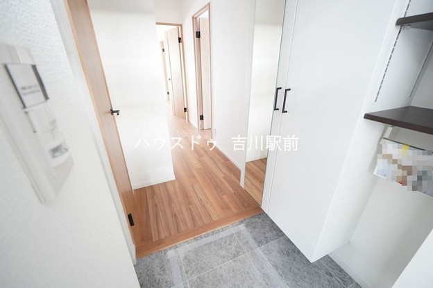 apartment 埼玉県吉川市木売１丁目9-4 クレオメデス101