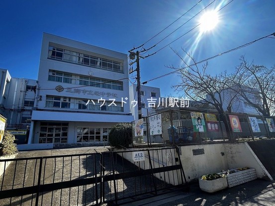 apartment 埼玉県吉川市木売１丁目9-4 クレオメデス101