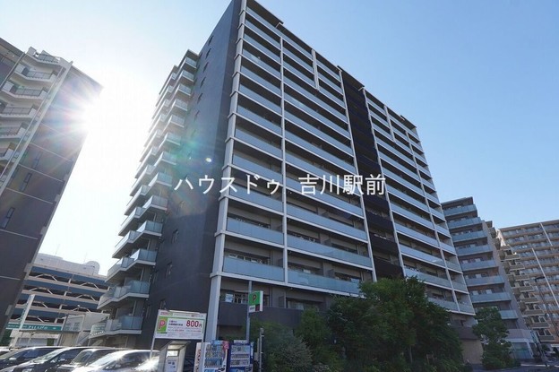 apartment 埼玉県吉川市木売１丁目9-4 クレオメデス101