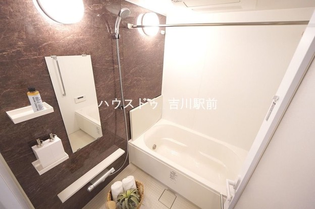 apartment 埼玉県吉川市木売１丁目9-4 クレオメデス101