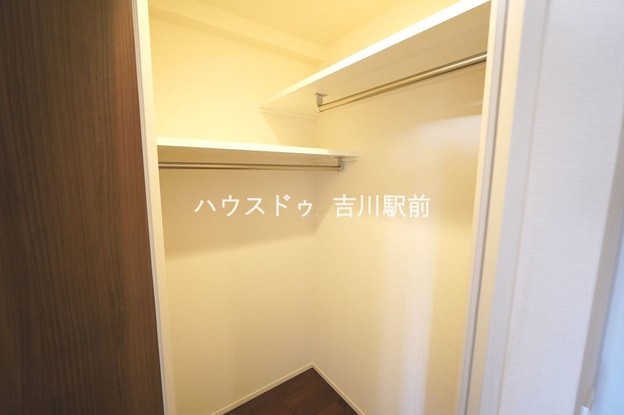 apartment 埼玉県吉川市木売１丁目9-4 クレオメデス101