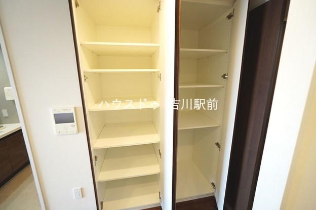 apartment 埼玉県吉川市木売１丁目9-4 クレオメデス101