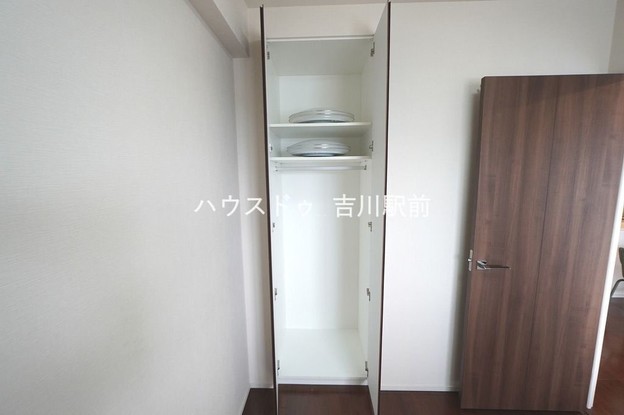 apartment 埼玉県吉川市木売１丁目9-4 クレオメデス101