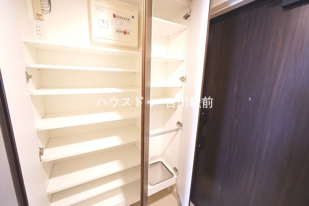 apartment 埼玉県吉川市木売１丁目9-4 クレオメデス101