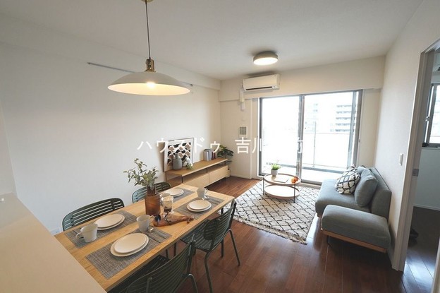 apartment 埼玉県吉川市木売１丁目9-4 クレオメデス101