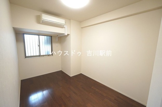 apartment 埼玉県吉川市木売１丁目9-4 クレオメデス101