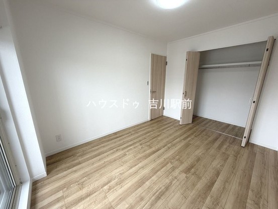 apartment 埼玉県吉川市木売１丁目9-4 クレオメデス101