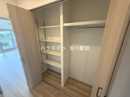 apartment 埼玉県吉川市木売１丁目9-4 クレオメデス101