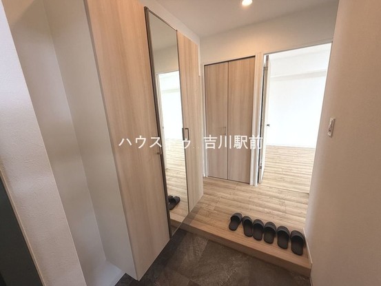 apartment 埼玉県吉川市木売１丁目9-4 クレオメデス101