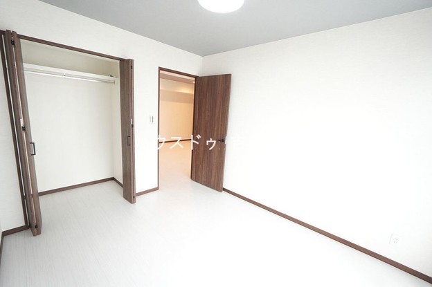 apartment 埼玉県吉川市木売１丁目9-4 クレオメデス101