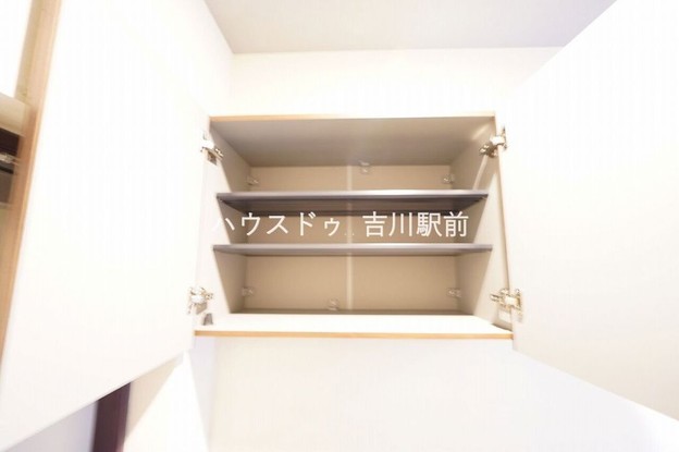 apartment 埼玉県吉川市木売１丁目9-4 クレオメデス101