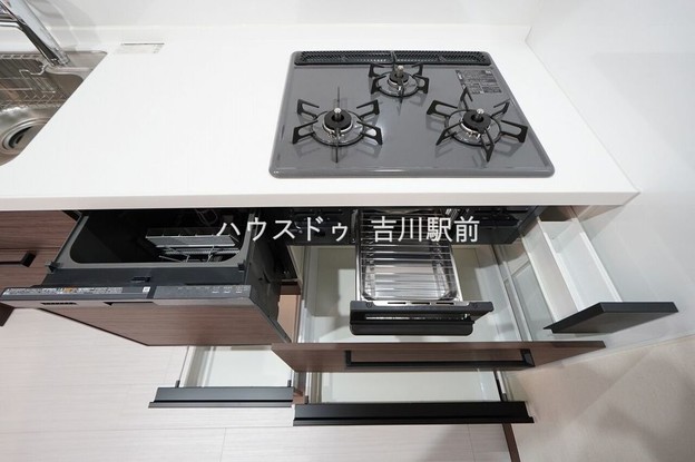 apartment 埼玉県吉川市木売１丁目9-4 クレオメデス101