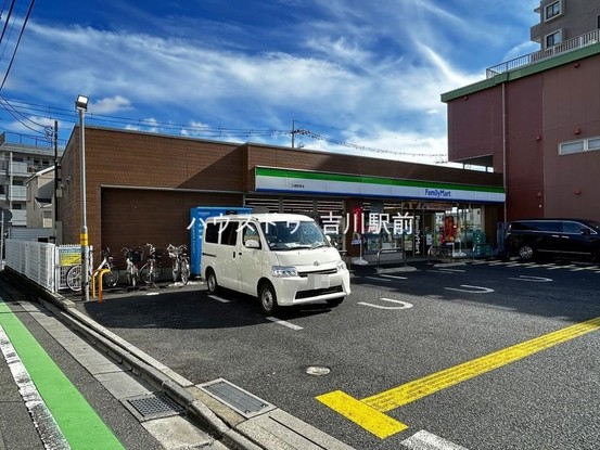 apartment 埼玉県吉川市木売１丁目9-4 クレオメデス101