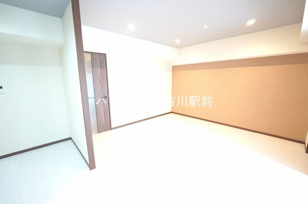 apartment 埼玉県吉川市木売１丁目9-4 クレオメデス101