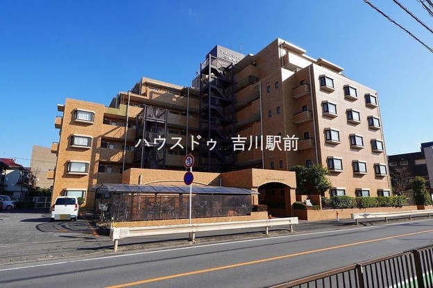 apartment 埼玉県吉川市木売１丁目9-4 クレオメデス101