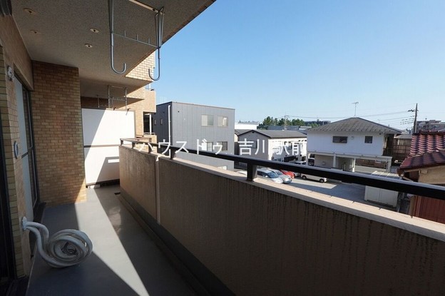 apartment 埼玉県吉川市木売１丁目9-4 クレオメデス101