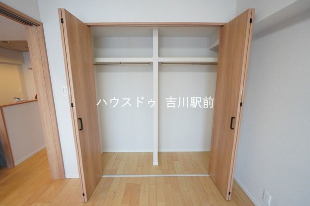 apartment 埼玉県吉川市木売１丁目9-4 クレオメデス101