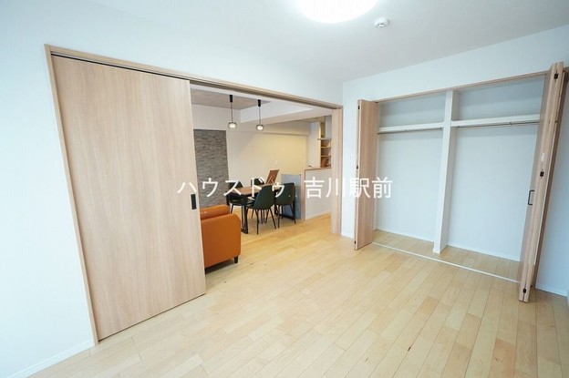 apartment 埼玉県吉川市木売１丁目9-4 クレオメデス101