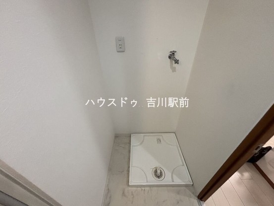 apartment 埼玉県吉川市木売１丁目9-4 クレオメデス101