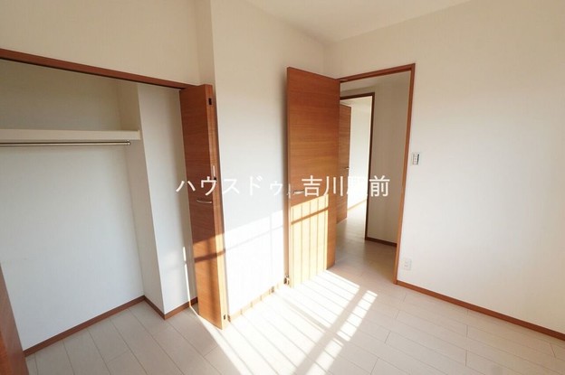 apartment 埼玉県吉川市木売１丁目9-4 クレオメデス101